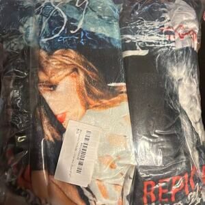 Taylor Swift Fleece Blankett  50x60 inch NWOT